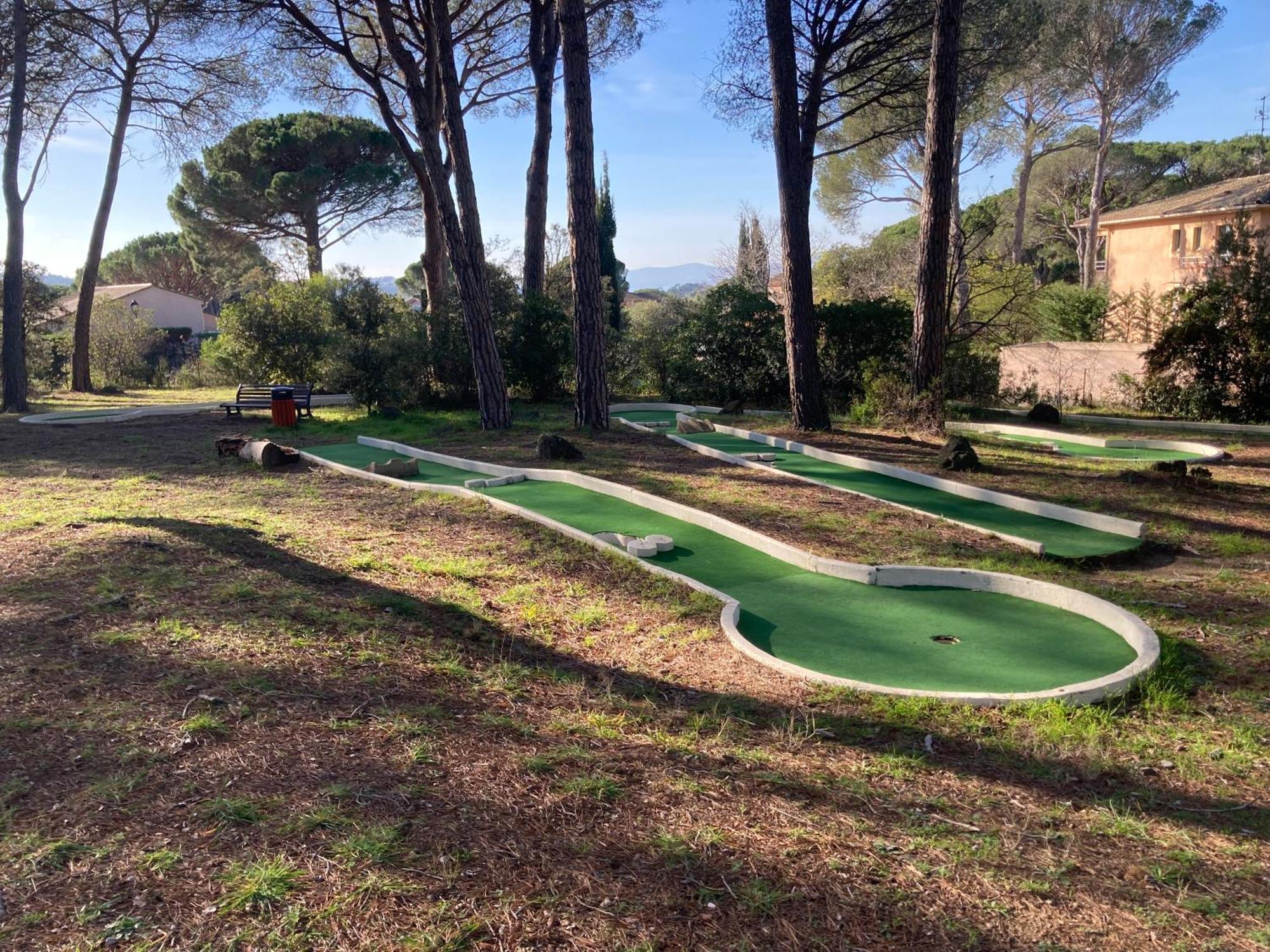 Charmant 2 Pieces Au Coeur Des Golfs De Saint Raphael Exterior foto