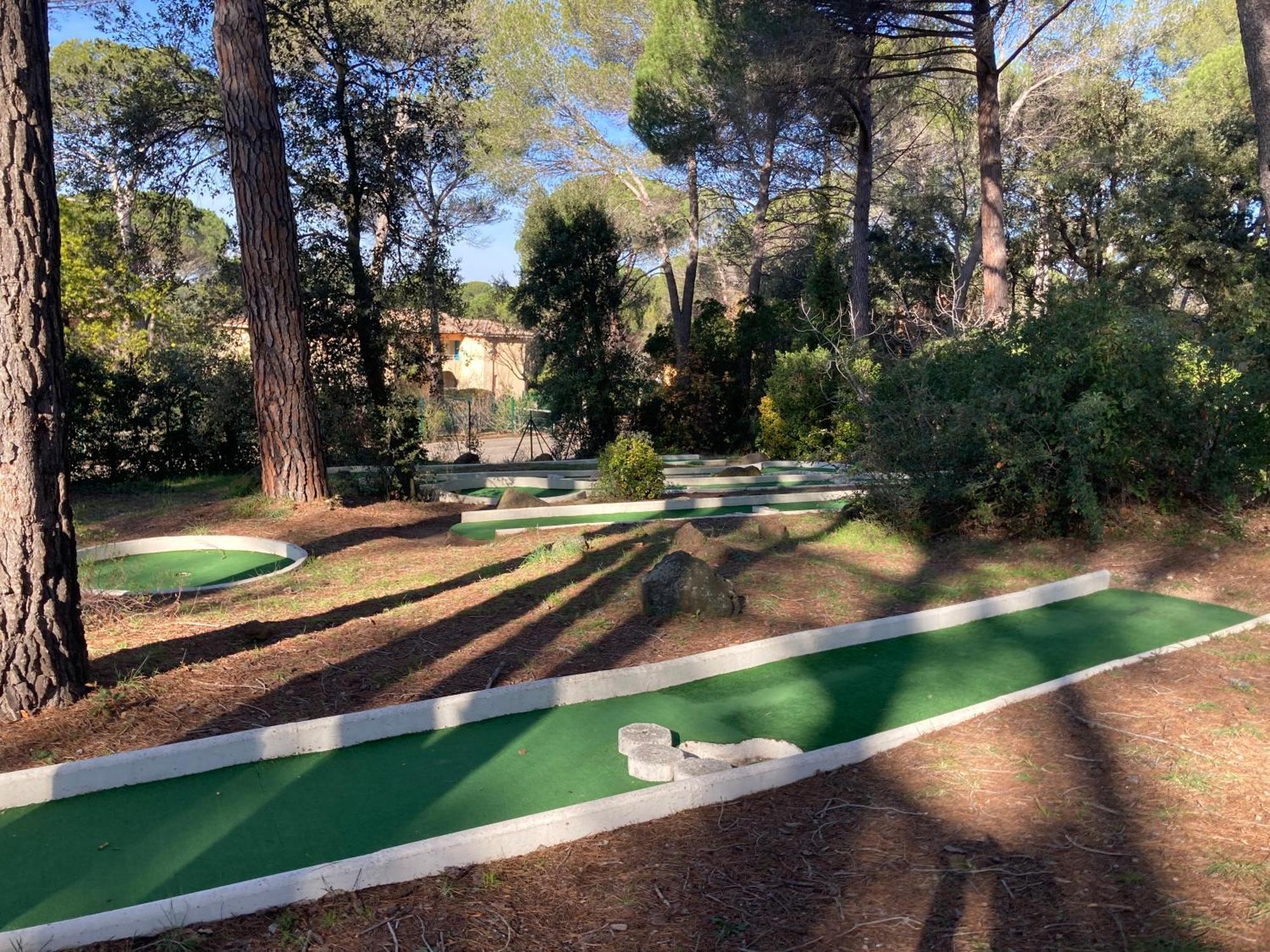 Charmant 2 Pieces Au Coeur Des Golfs De Saint Raphael Exterior foto